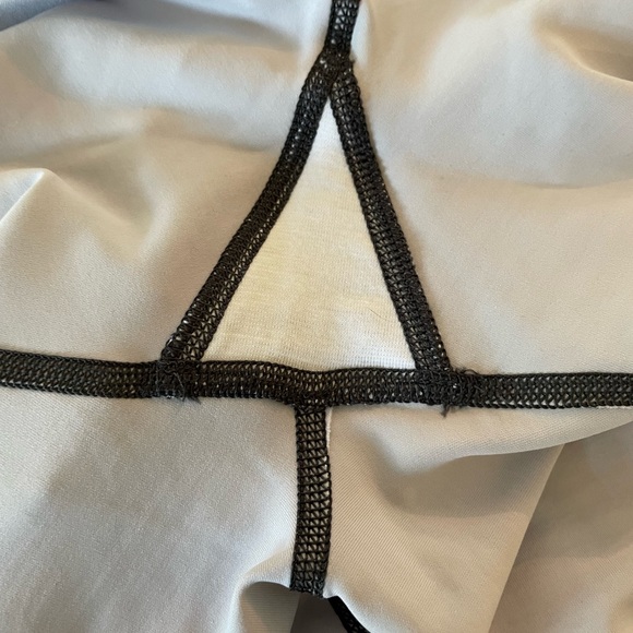 🌟Sold🌟Lululemon Wunder Under - Picture 3 of 5